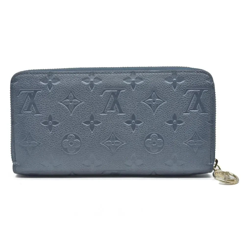 Louis Vuitton moderate discoloration
